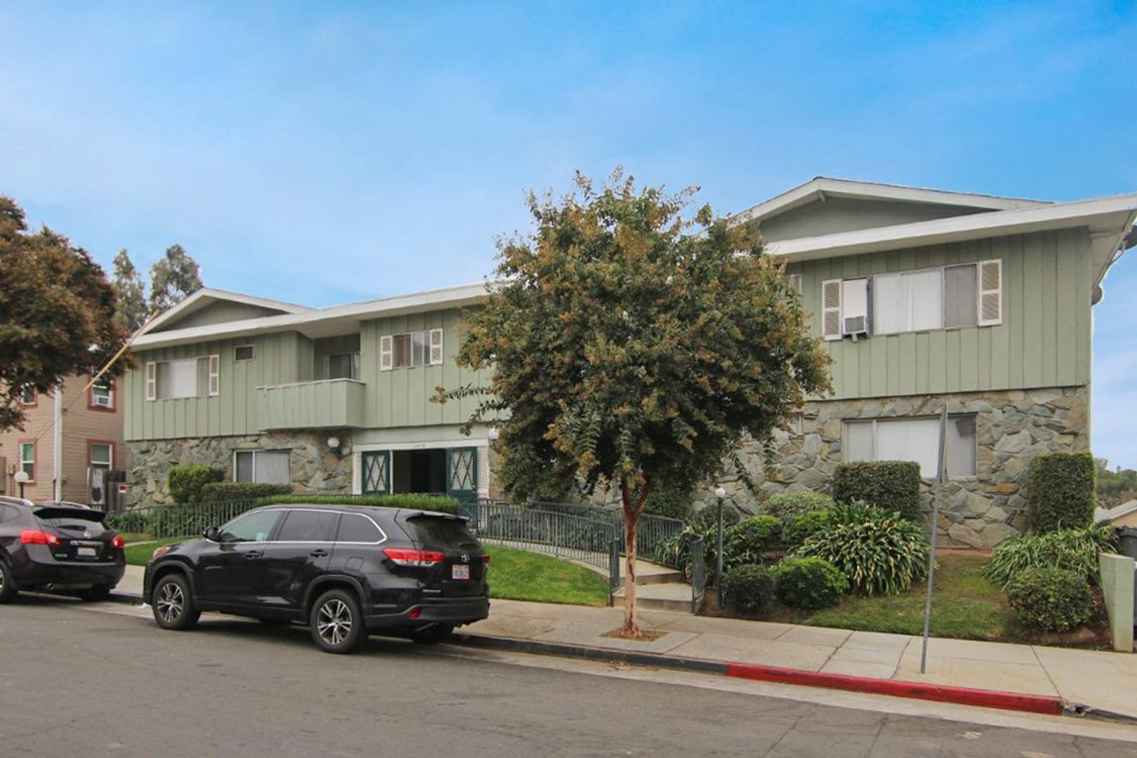 WHITTIER Apartment: 13456 CAMILLA ST