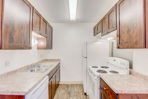 September Savings Start at Just $99! Make your move by September 23rd and pay just $99 for your first month’s rent. for details! We have select apartments starting at $900 base rent if you move in before September 30th! or Huge Leasing Speci – photo 1