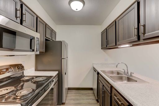 September Savings start at just $99! Make your move by 9/23 and pay $99 for your 1st month's rent. Call now for details! – photo 1