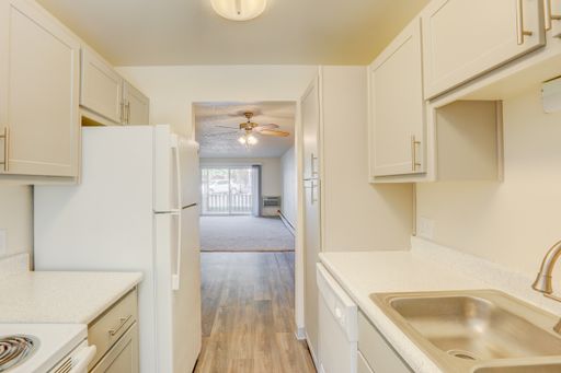 Move in by September 23rd and only pay $99 for your first month’s rent. Contact us for details! – photo 1