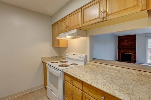 “Why Pay More? Low Rent + Your Choice of Rewards – photo 1