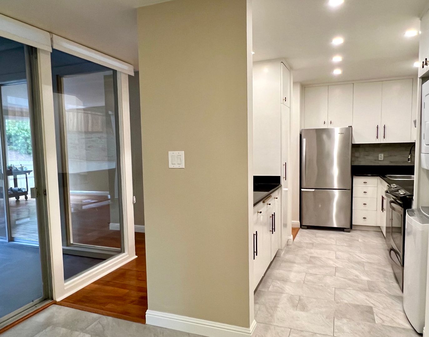 2101 Carlmont Drive - Main Image