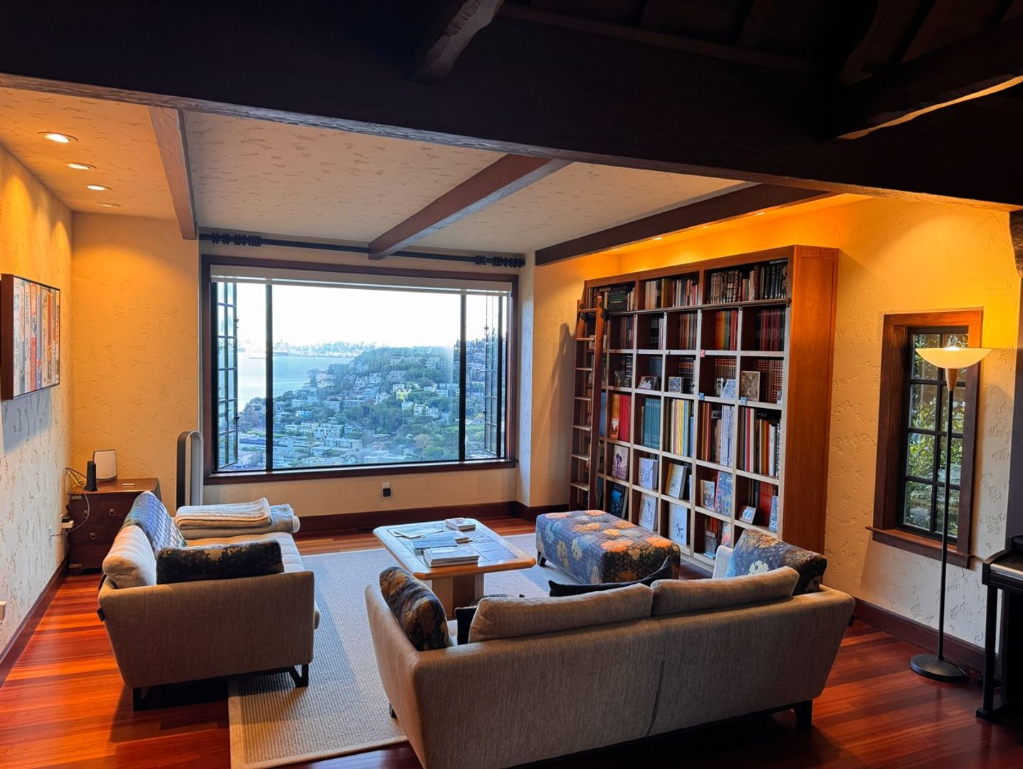 Sausalito House: 622 Sausalito Blvd