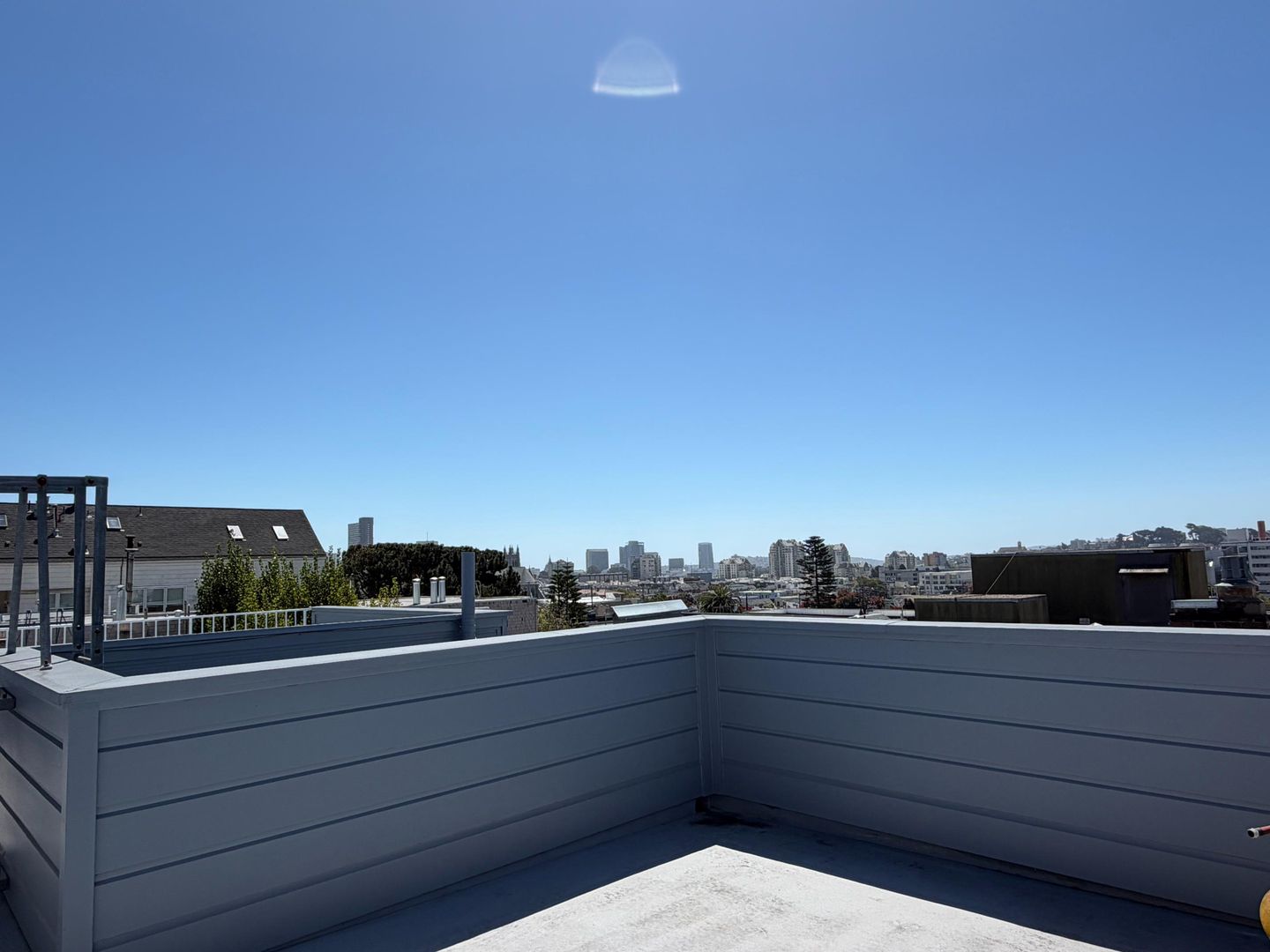 Roof deck at 2050 Divisadero St #3 (2 of 3)
