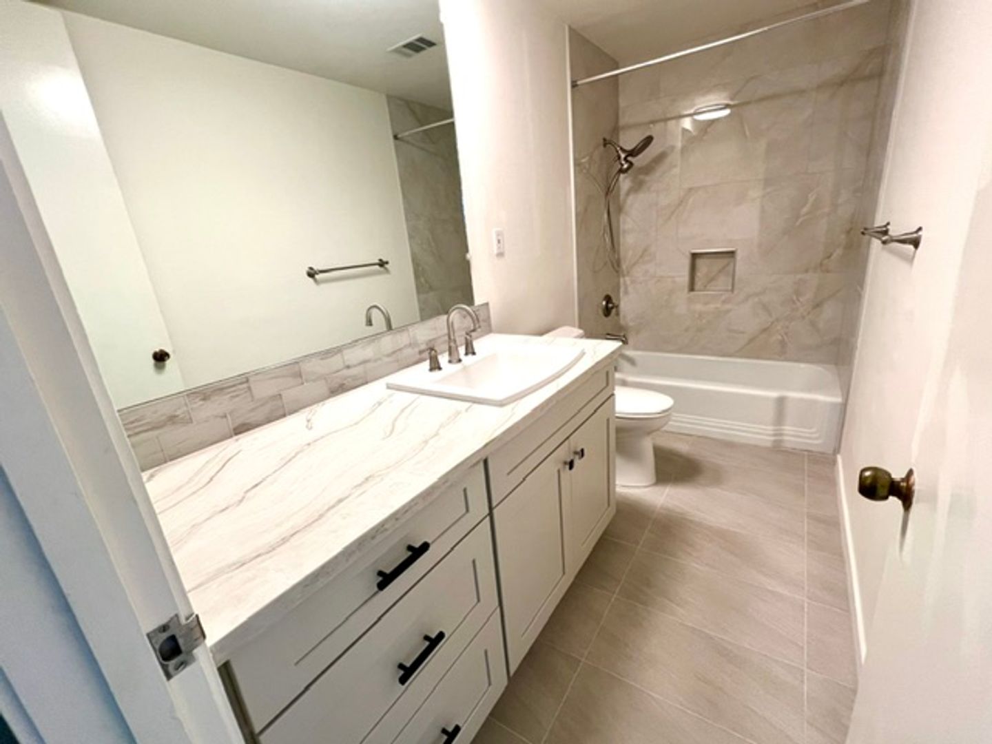 [E] El Dorado Apartments (OH) 8 of 12