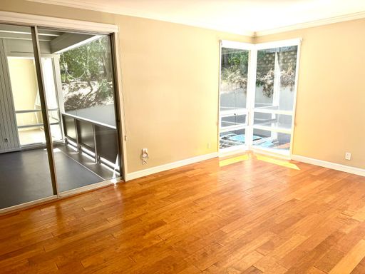 Newly Remodeled 2BR/2BA, in-unit W/D, assigned covered parking – photo 1