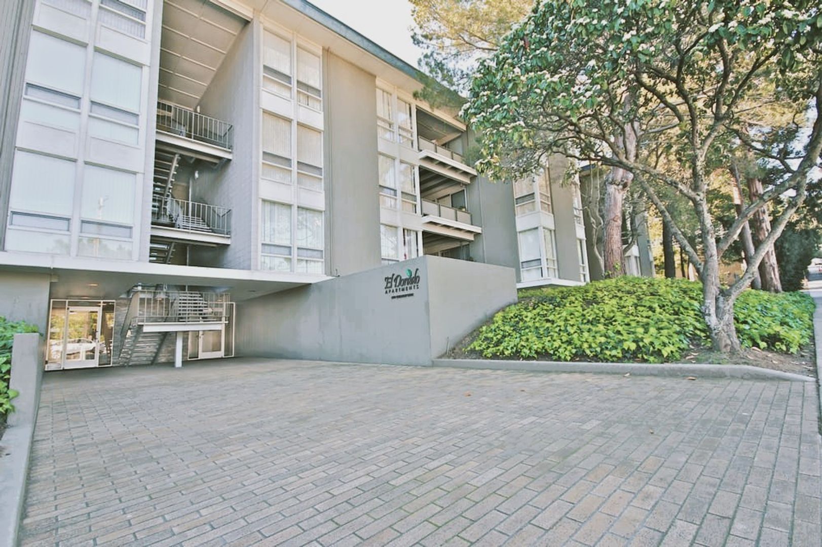 Belmont Apartment: 2101 Carlmont Drive