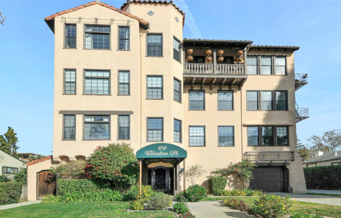 Redwood City Apartment: 29 Clinton Street