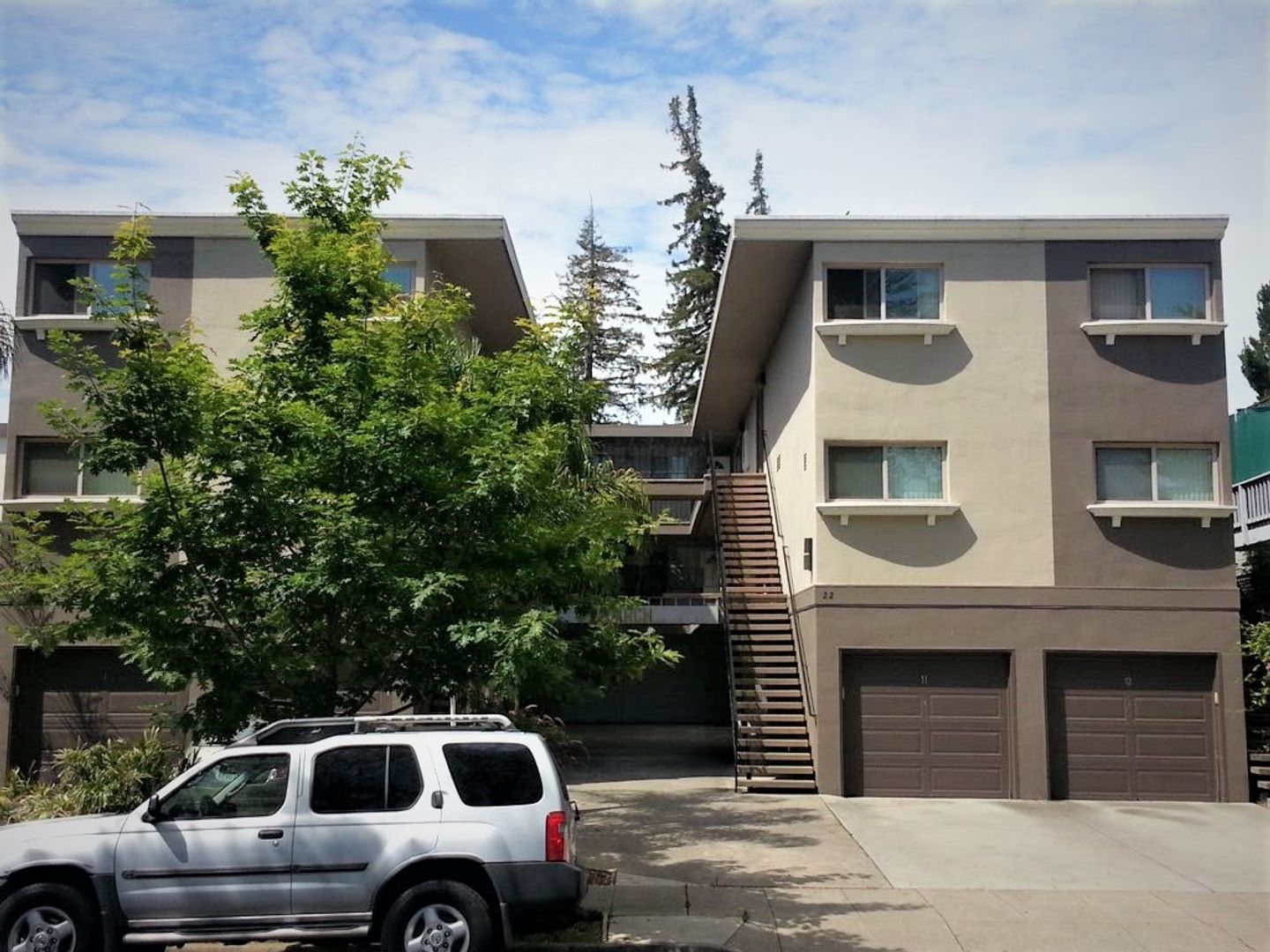 Redwood City Apartment: 22 Arch Street