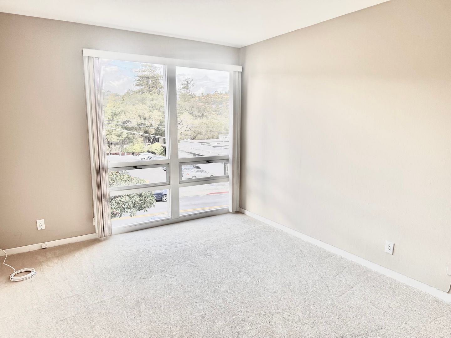 Belmont Apartment: 2101 Carlmont Drive