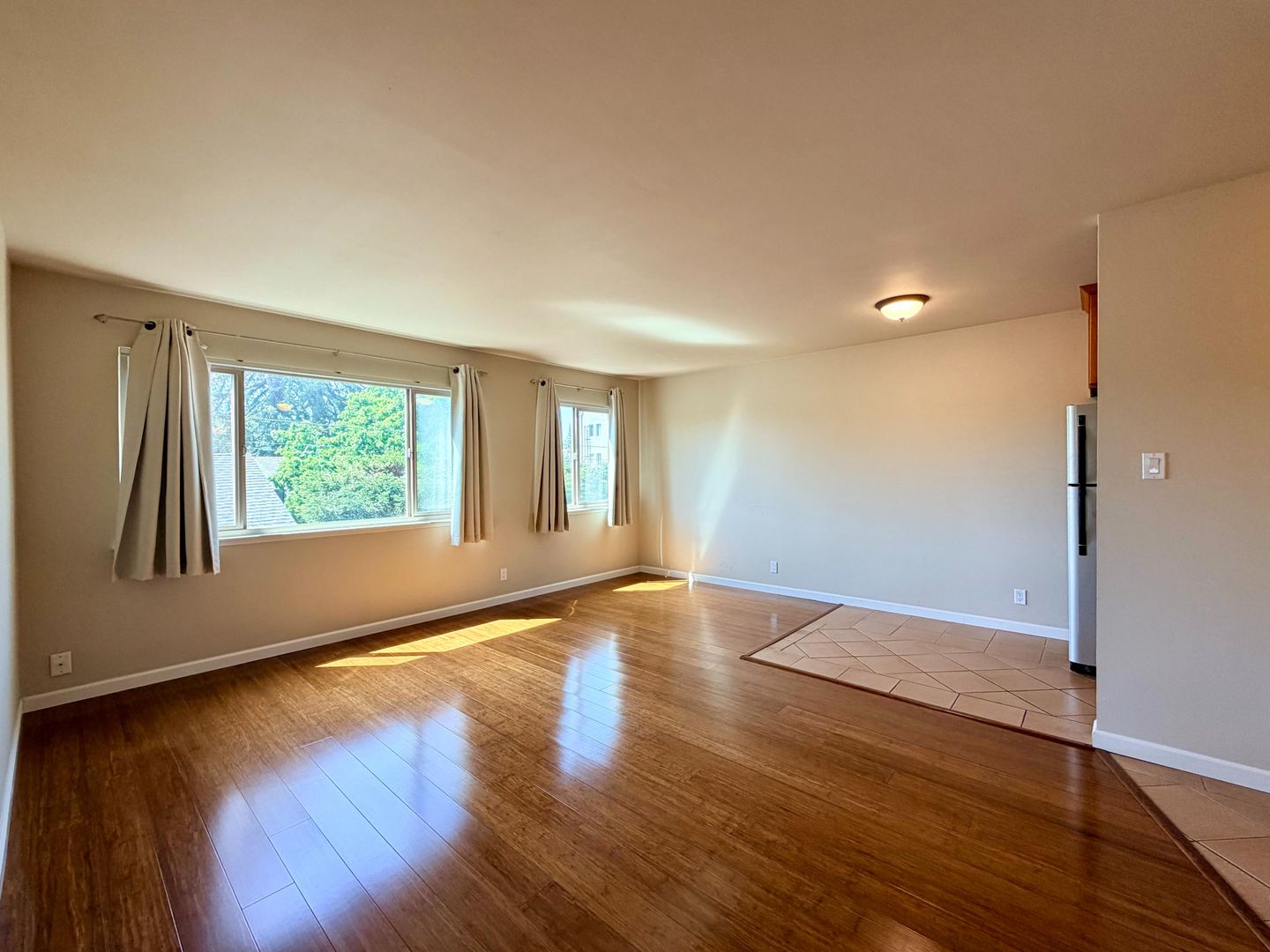 Redwood City Apartment: 22 Arch Street