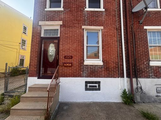 4 Bedroom House – 3525 Indian Queen Ln, Philadelphia, PA 19129