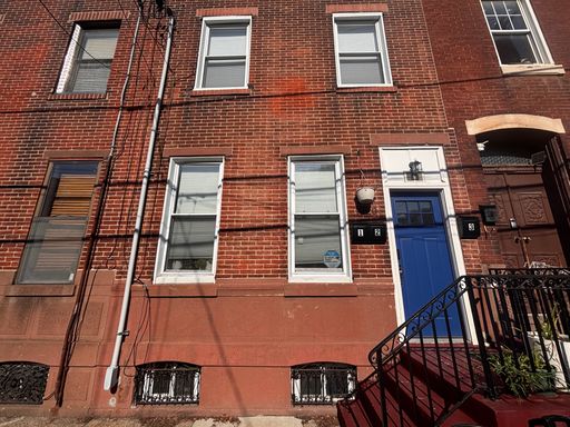 Gorgeous 2 Bedroom Apartment For Rent in Passyunk Square! – photo 1