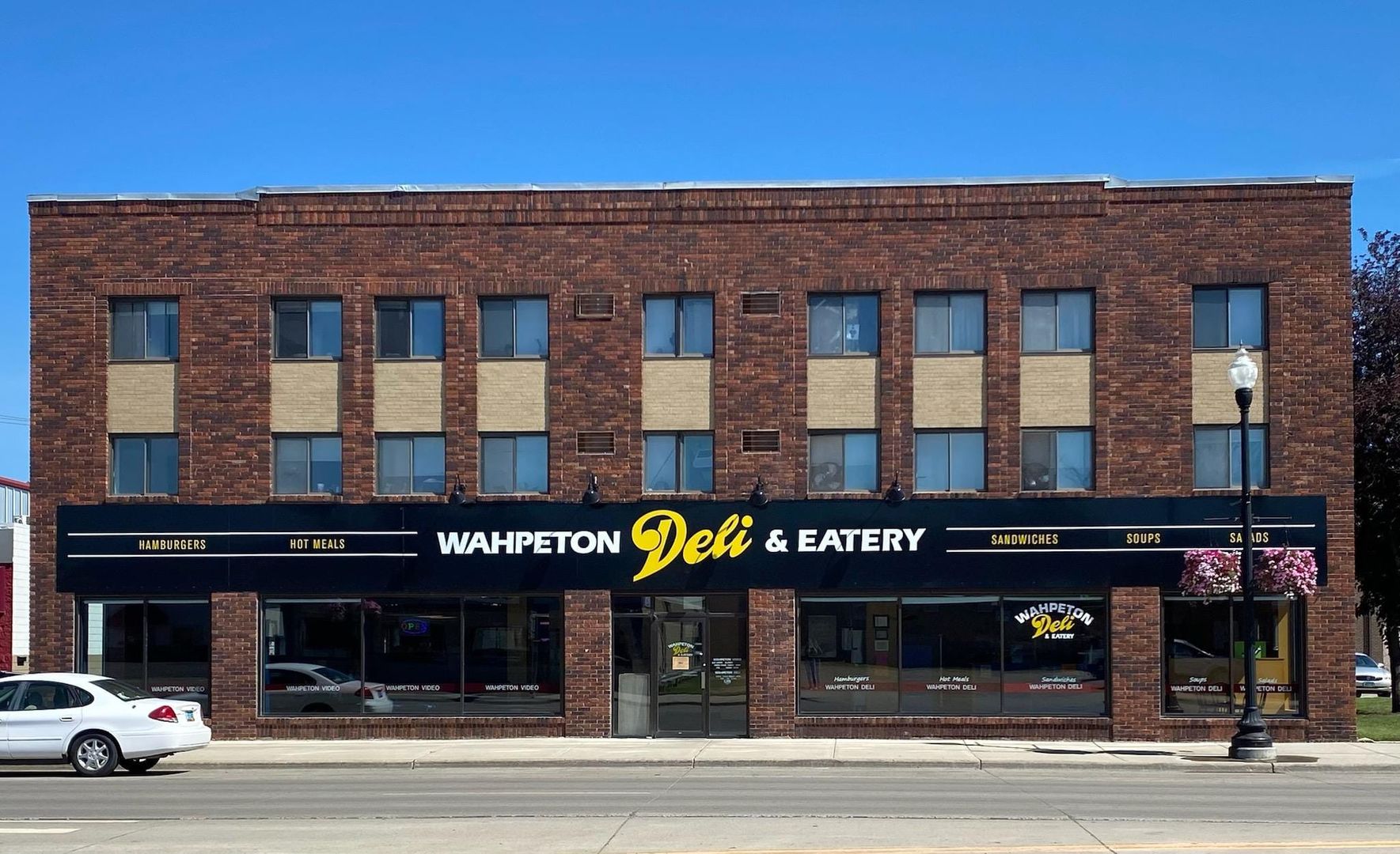 Wahpeton Apartment: 614 Dakota Avenue