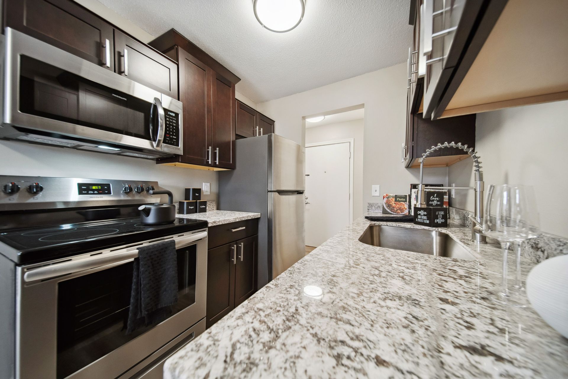 Brooklyn Center Apartment: 6511 Humboldt Ave. N