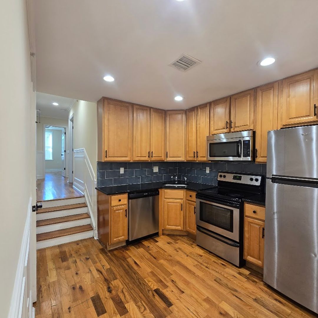 1723 Master Street - 5 units 