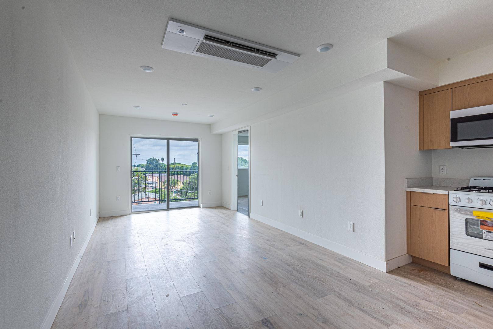 Los Angeles Apartment: 7410 S Avalon Blvd
