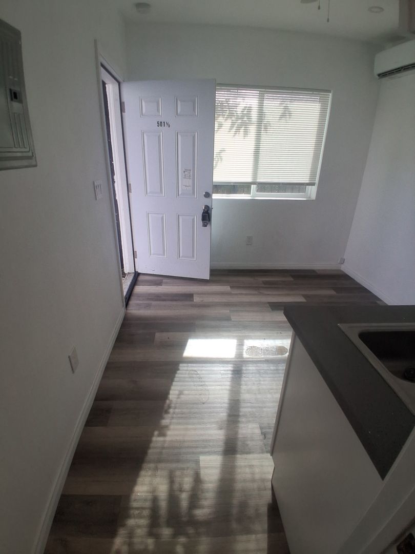 Los Angeles Apartment: 501 N Avenue 50