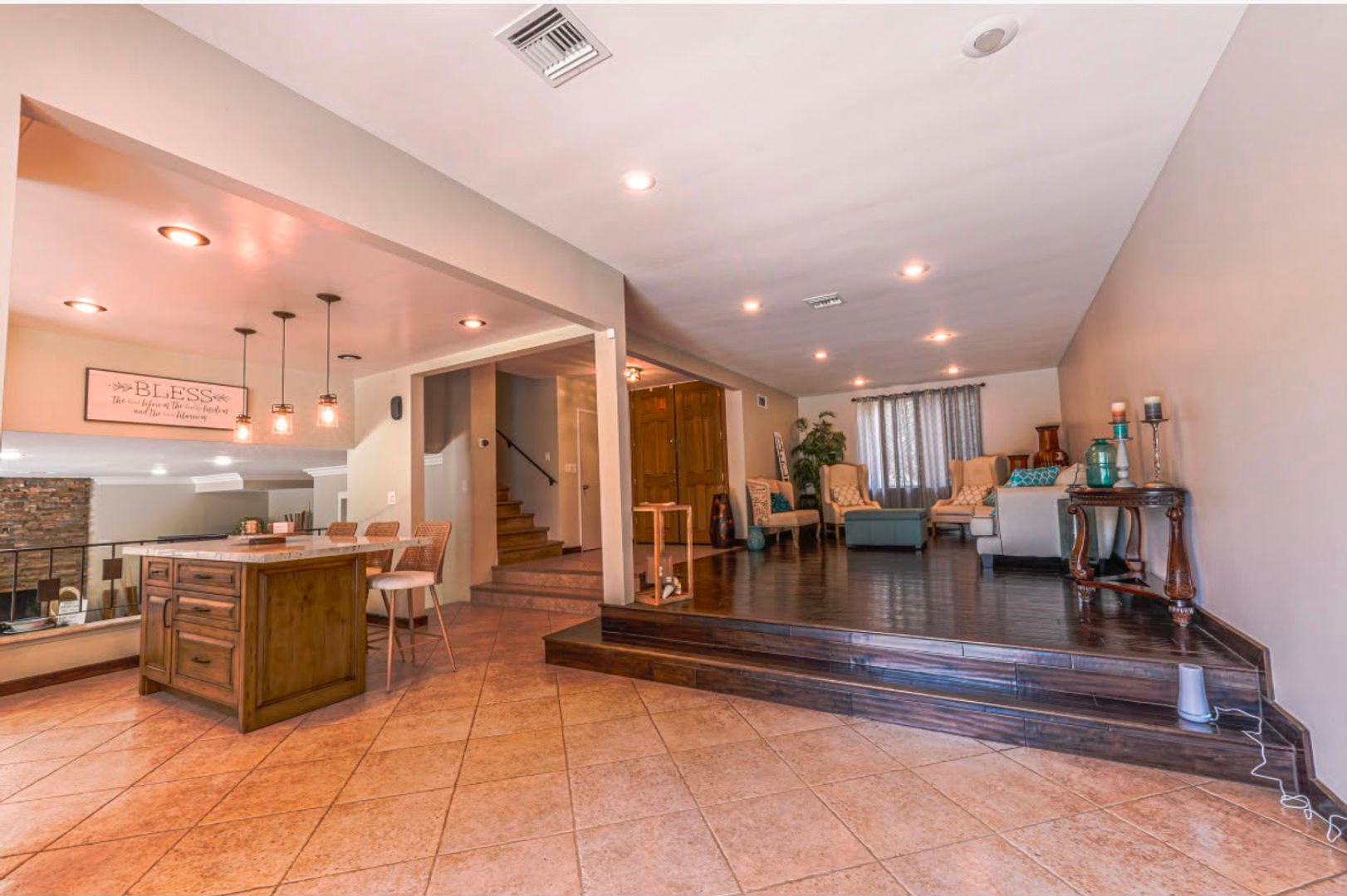 Winnetka House: 20212 Valerio St