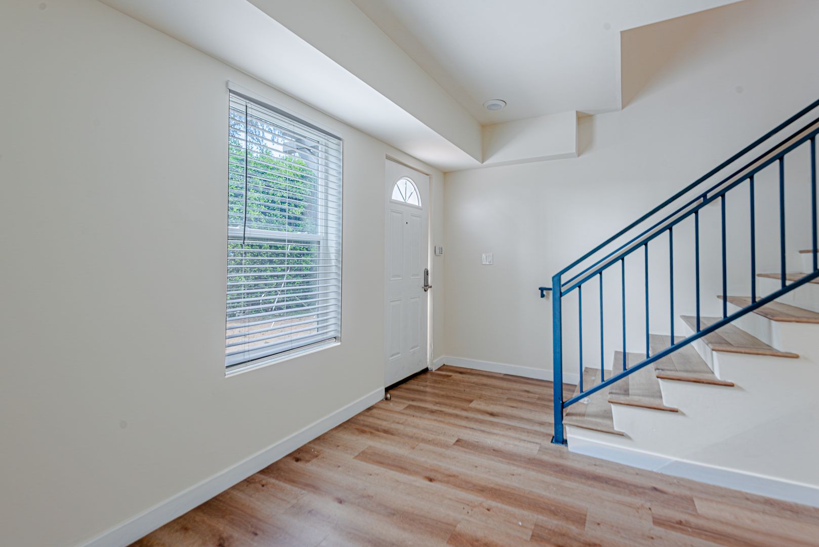 Van Nuys Apartment: 16753-16755 1/2 Sherman Way