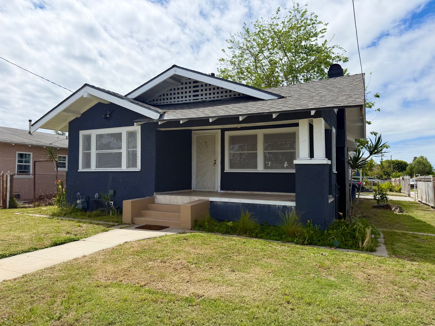 Los Angeles Apartment: 7707 Miramonte Blvd