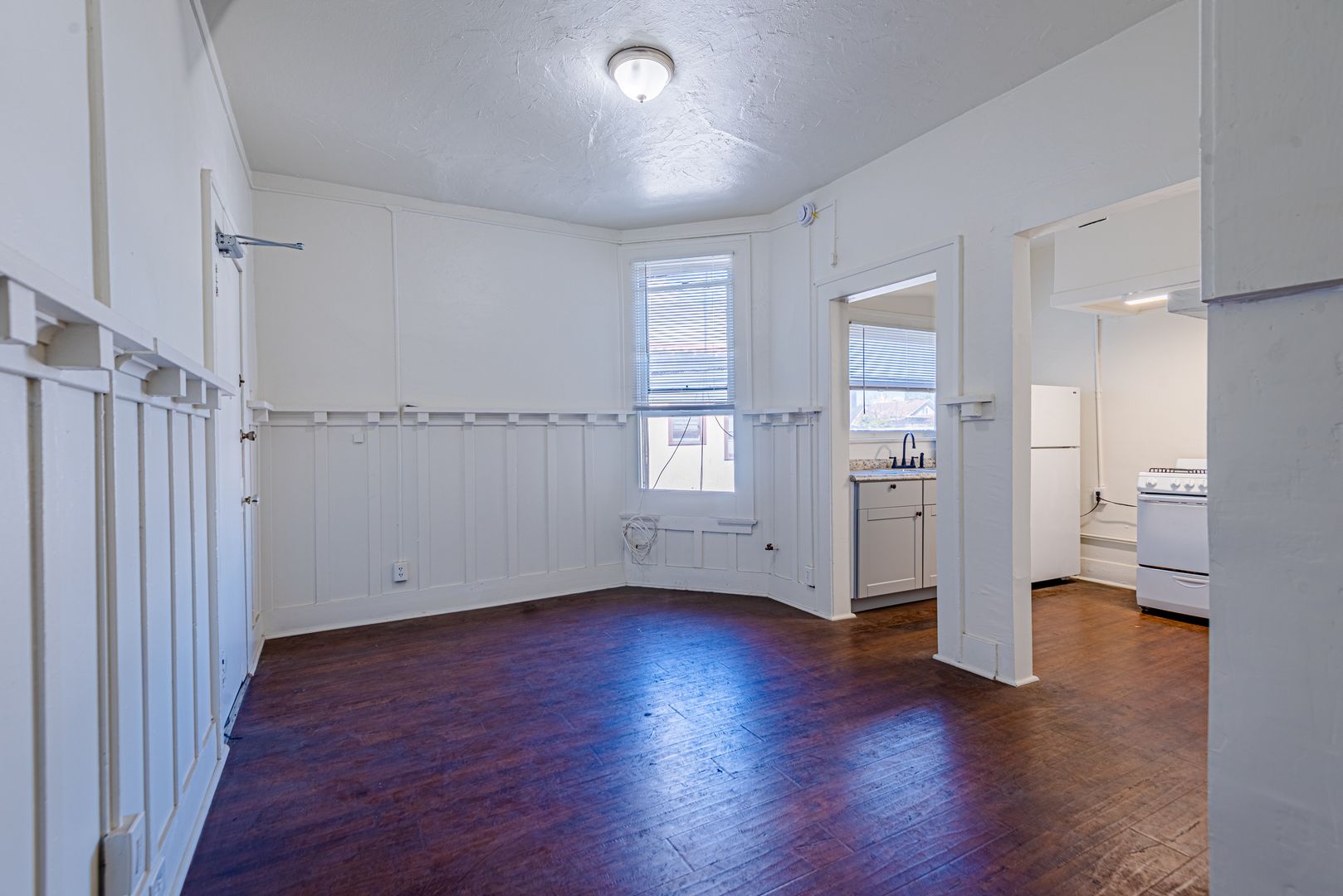 Los Angeles Apartment: 2622 San Marino St.