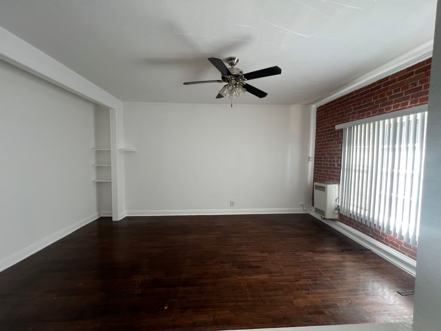 Los Angeles Apartment: 1059 S. Manhattan Pl