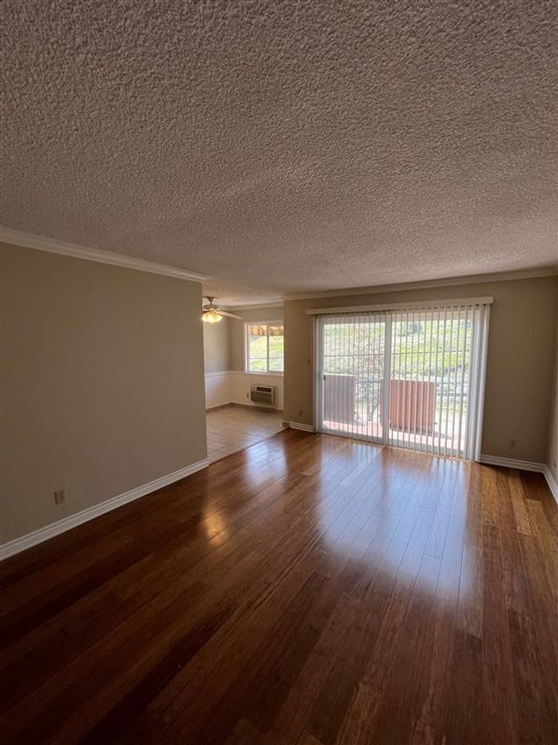 Los Angeles Apartment: 4315 Don Tomaso Dr