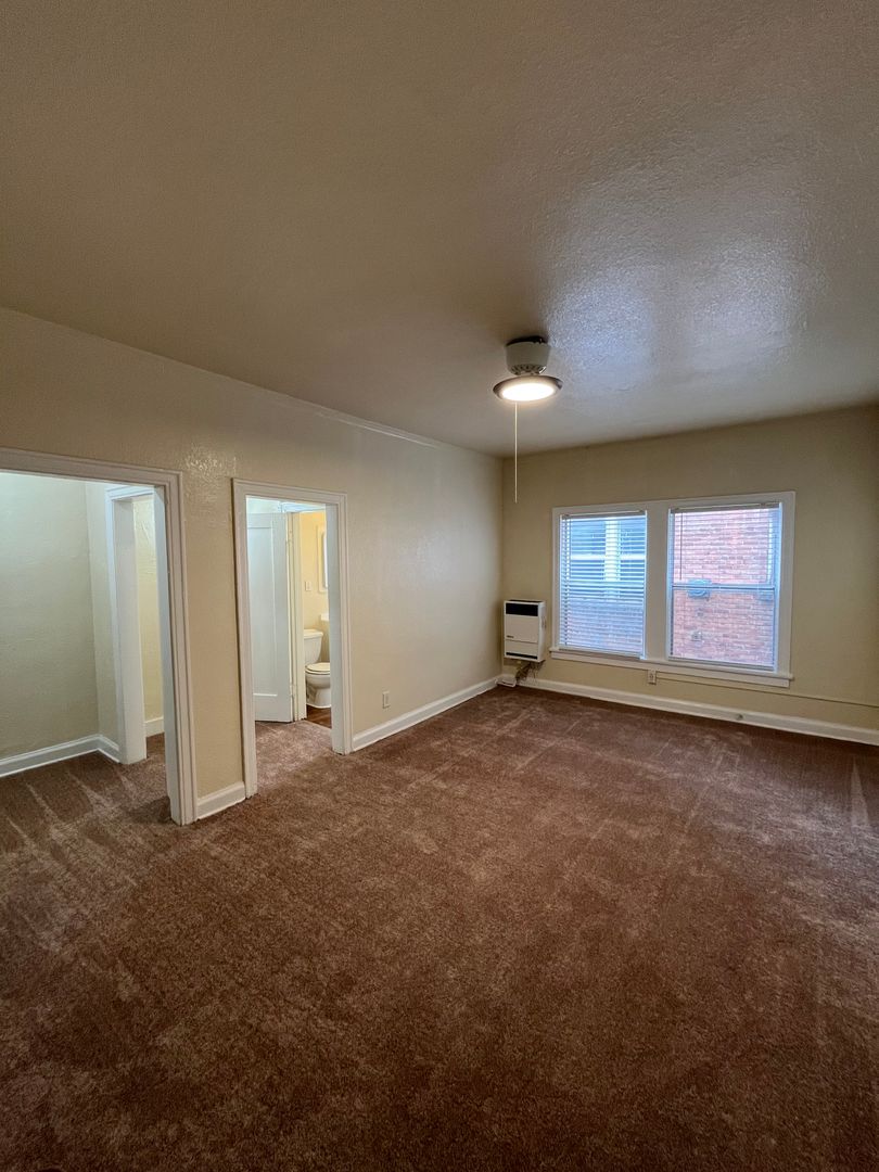 Los Angeles Apartment: 307 Witmer St