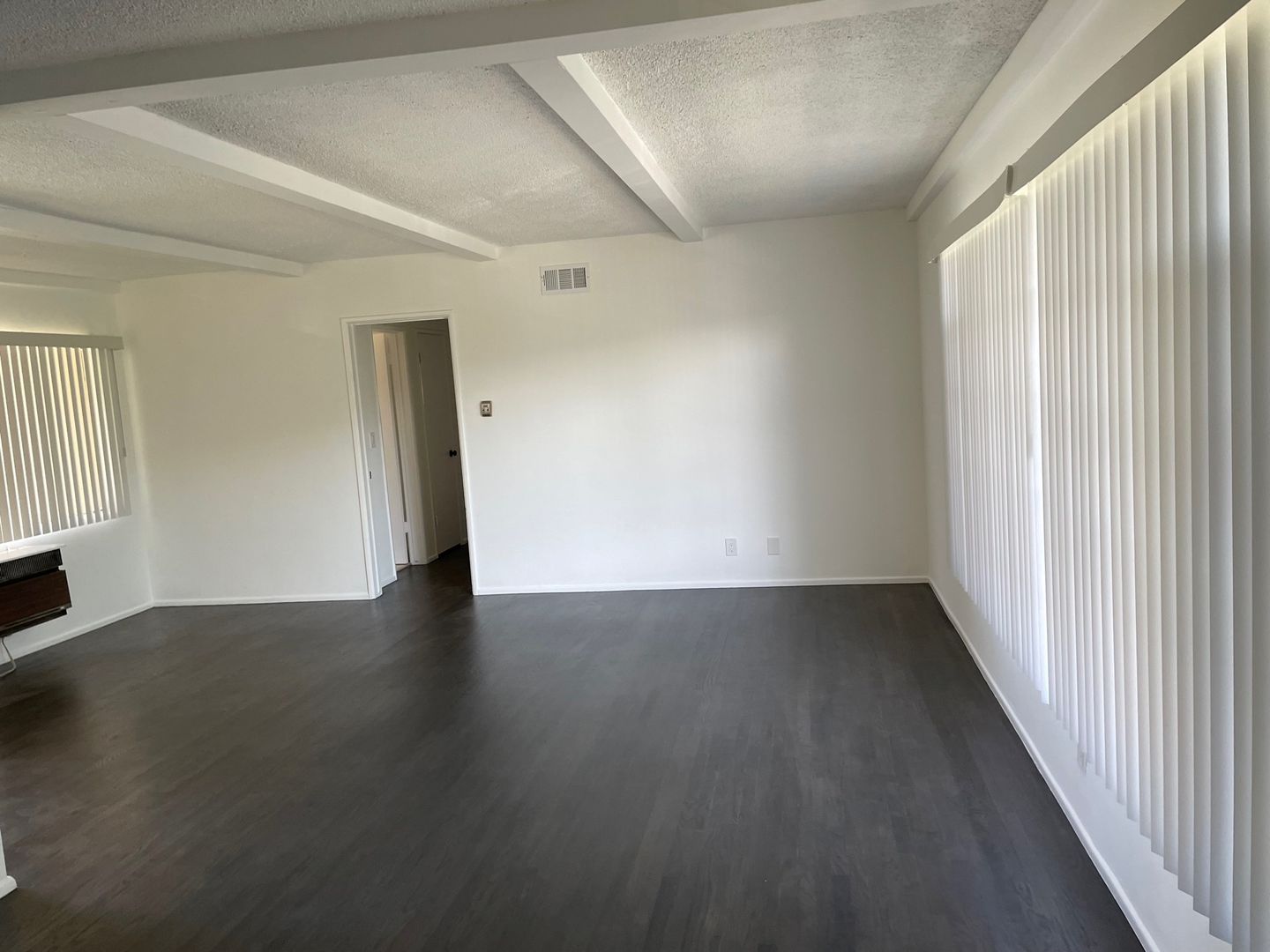 Sherman Oaks Apartment: 14850 Weddington St