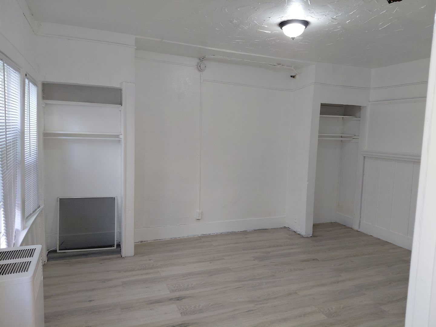 Los Angeles Apartment: 2622 San Marino St.