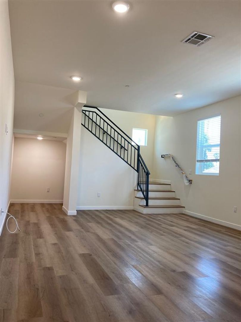 Van Nuys Apartment: 16753-16755 1/2 Sherman Way