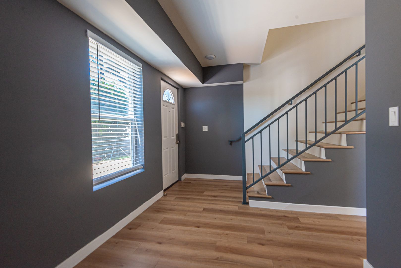 Van Nuys Apartment: 16753-16755 1/2 Sherman Way