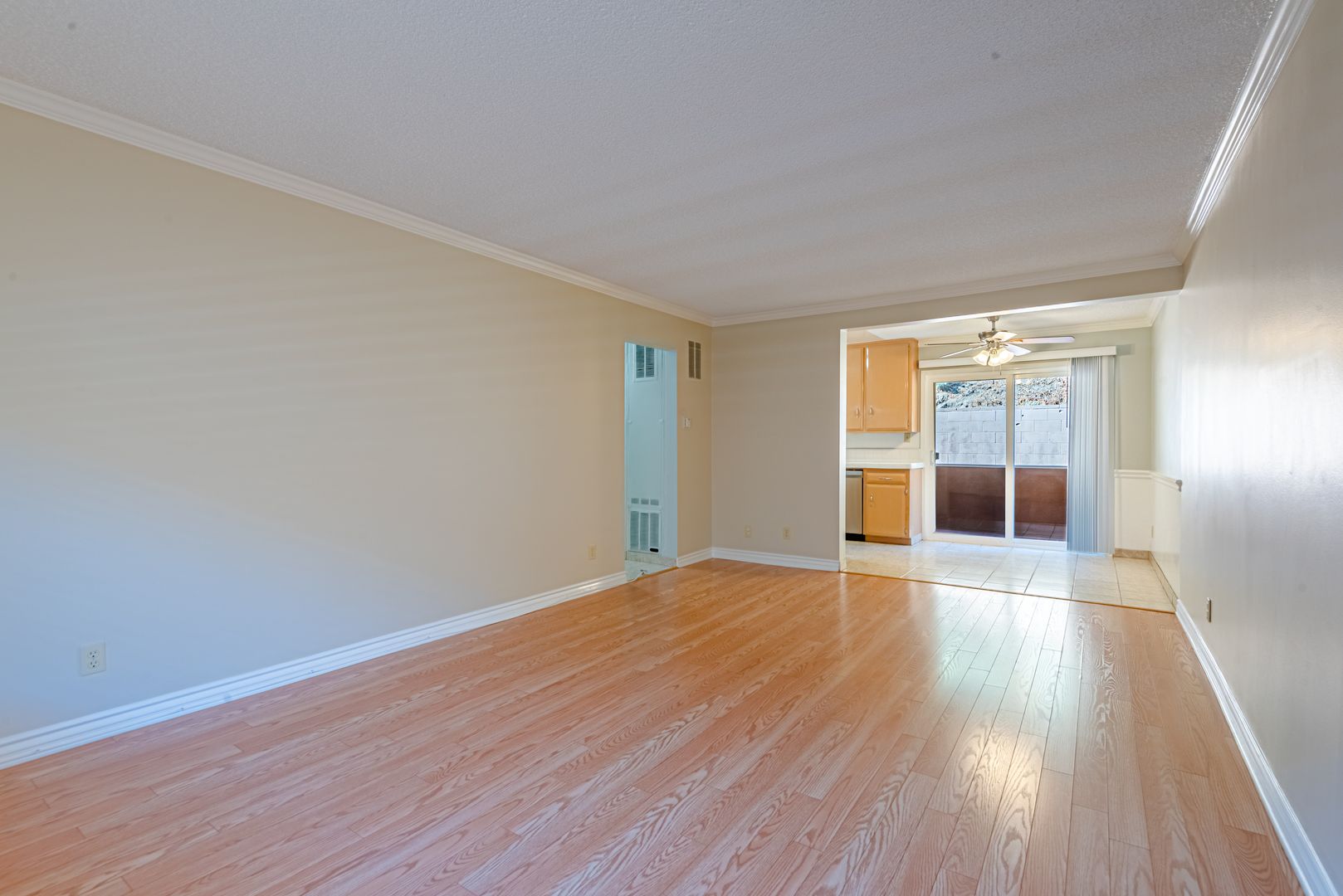 Los Angeles Apartment: 4315 Don Tomaso Dr