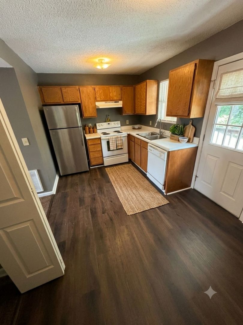 Johnson City Apartment: 131 Bob Fitz Rd