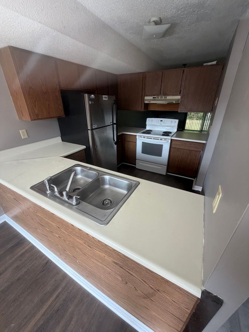 Jonesborough Apartment: 105 New Street