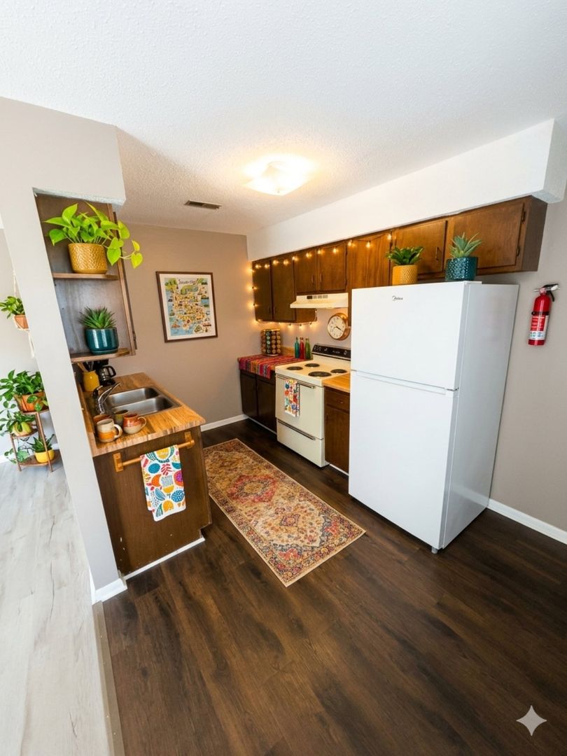 Greeneville Apartment: 102/120 Hartshaw Dr
