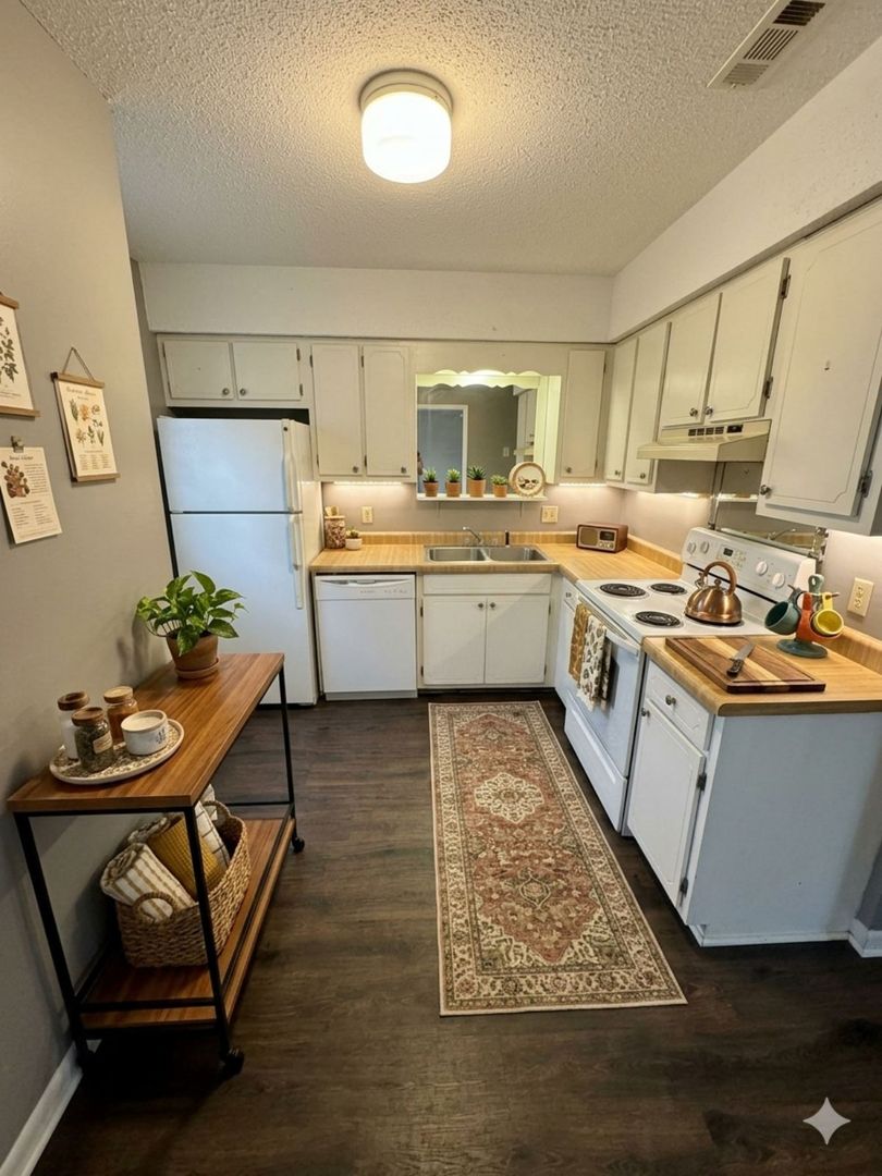 Greeneville Apartment: 102/120 Hartshaw Dr