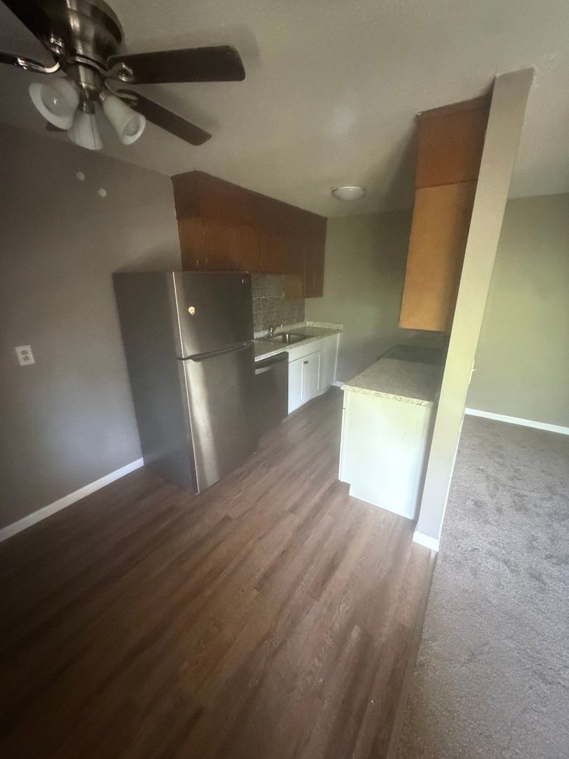Kingsport Apartment: 1701 North John B Dennis Highway
