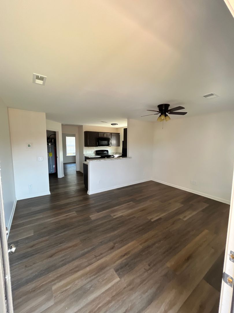 Johnson City Apartment: 110-116 East Chilhowie Ave