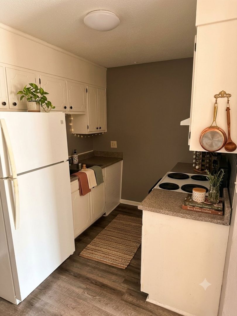 Kingsport Apartment: 1701 North John B Dennis Highway