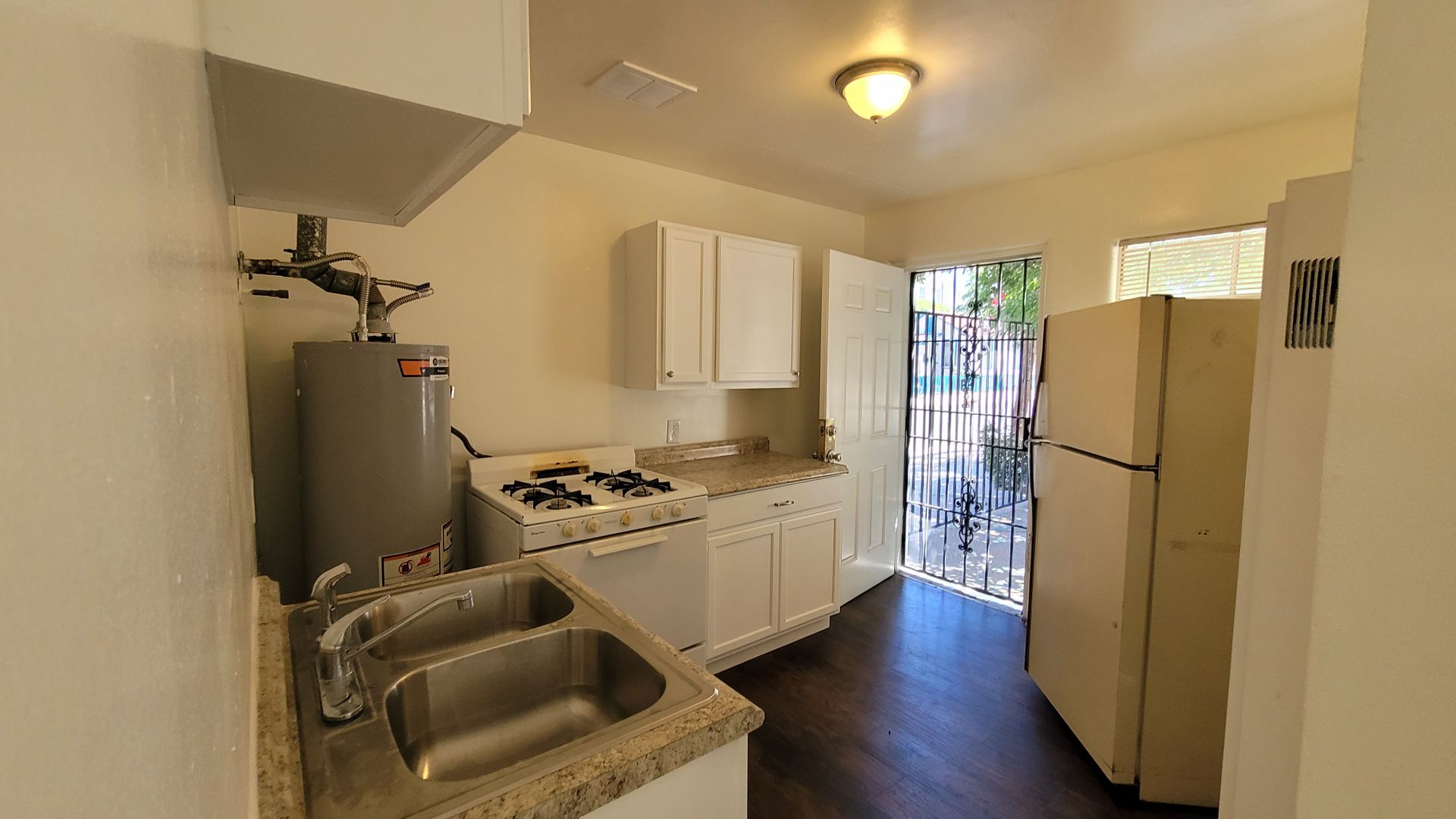 Albuquerque Apartment: 601 8th Street NW 1-6