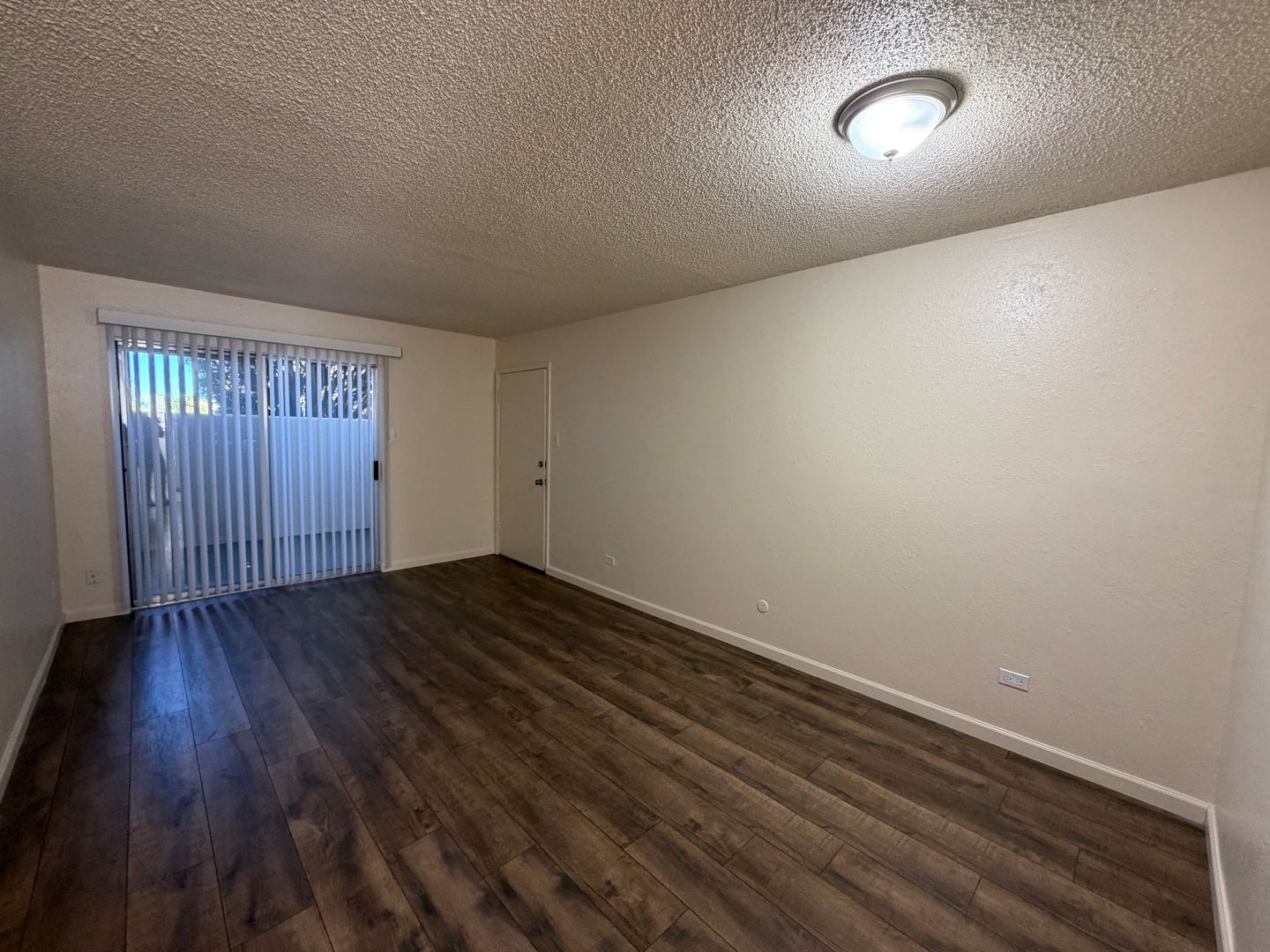 Albuquerque Apartment: 5410 Phoenix Ave NE 1-28