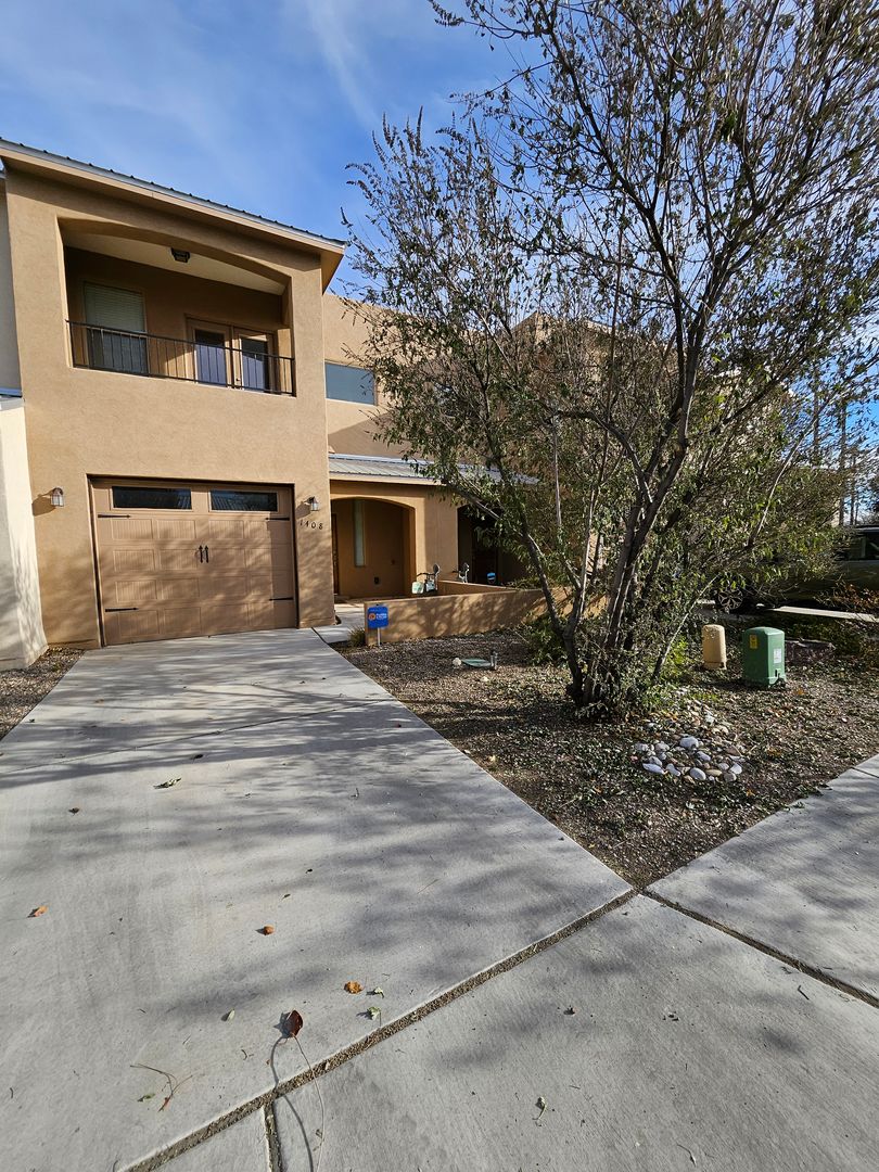Albuquerque Townhome: 1408 Lumberton Dr NW