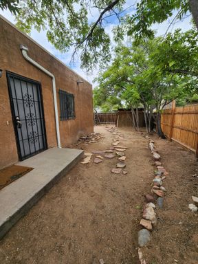 2Bed 1Bath Apt – photo 1