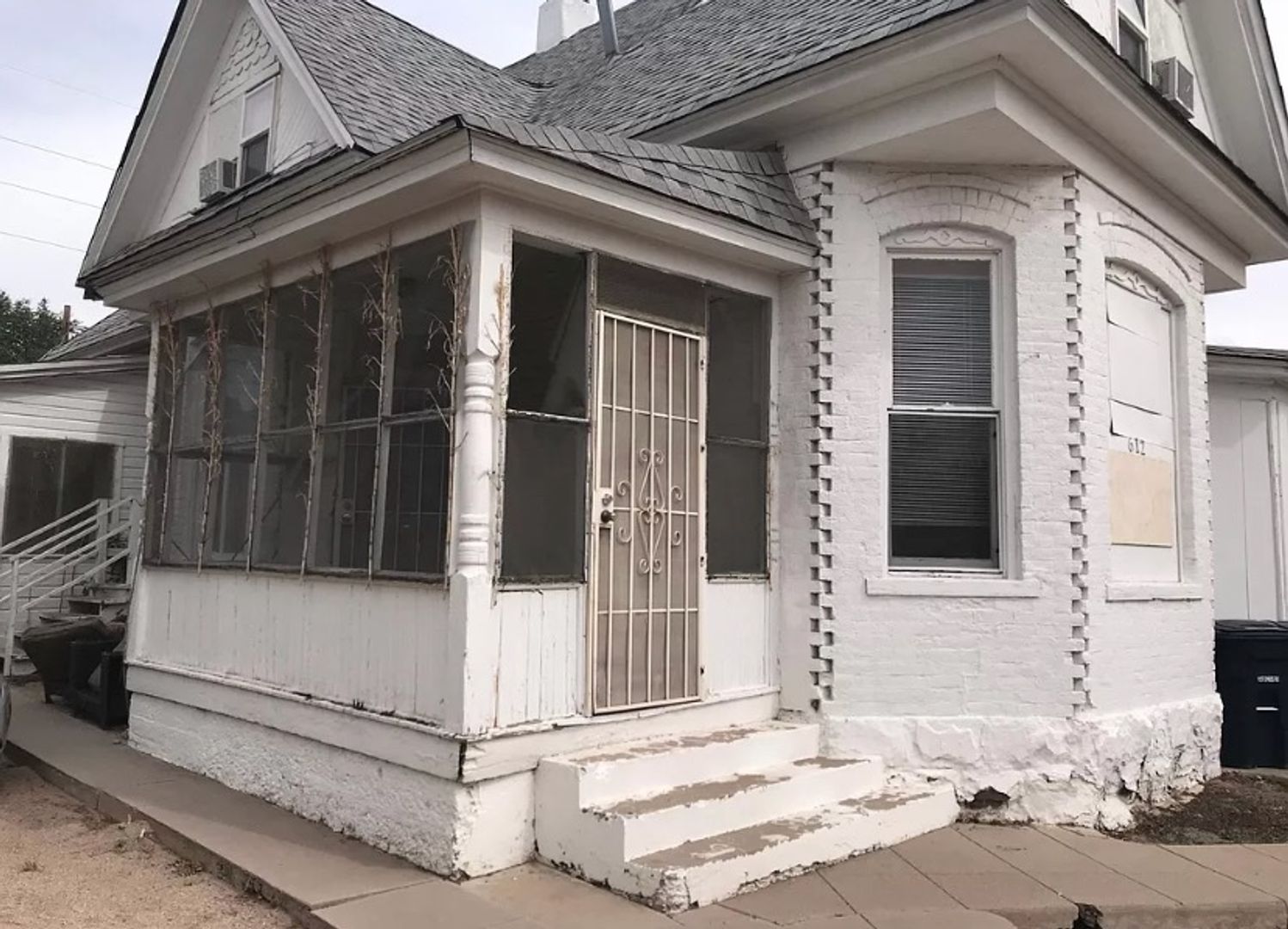 Albuquerque Apartment: 612 Arno Street SE 1-4