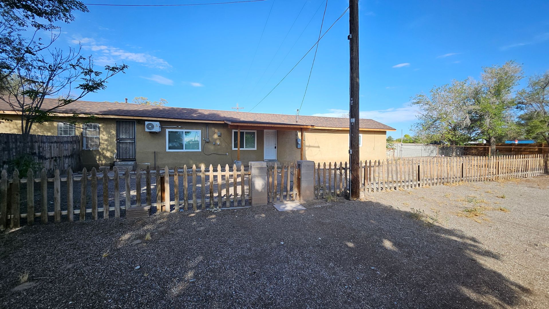 Albuquerque Apartment: 1721-1729 Del Sur Drive SW