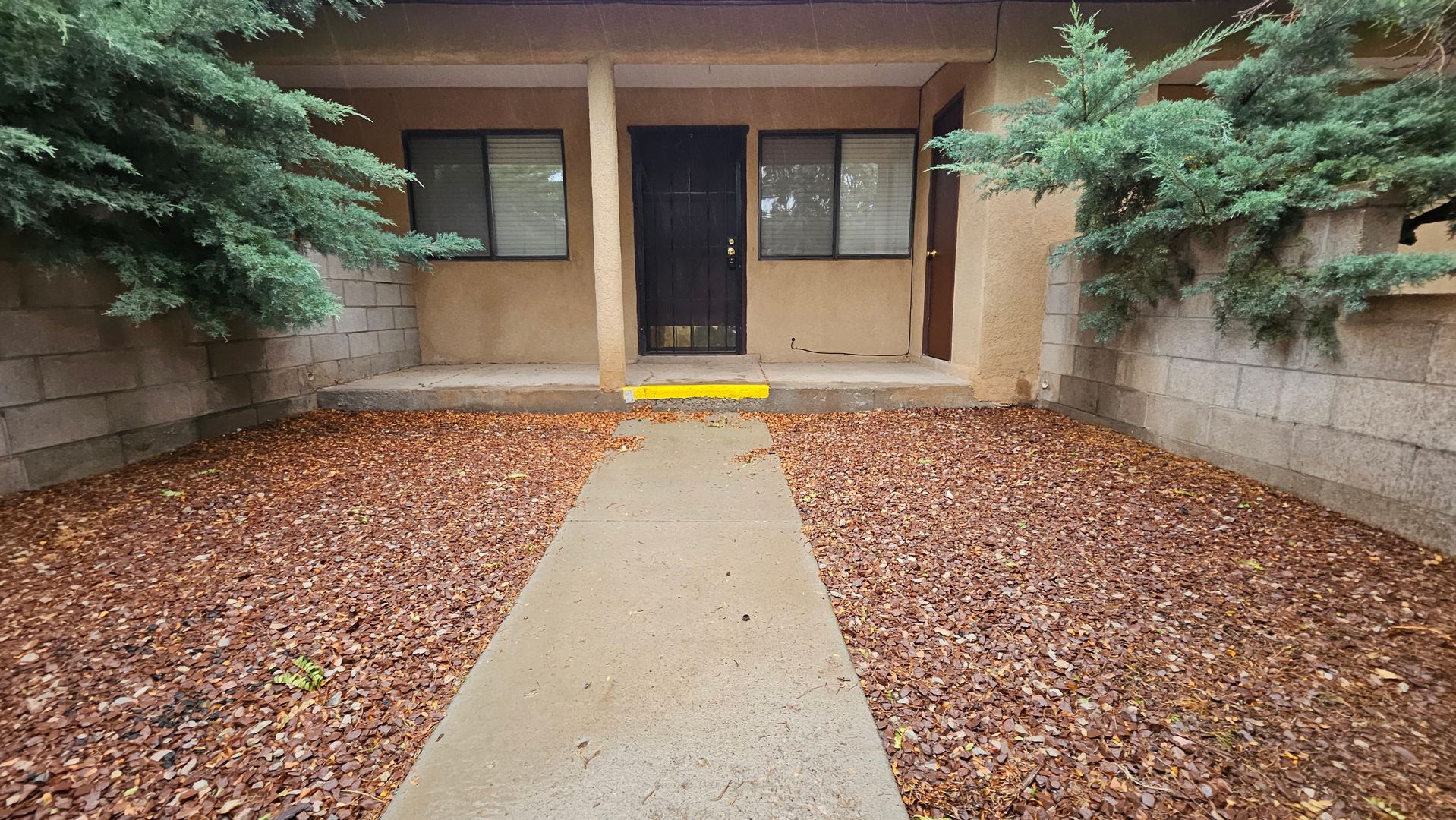 Grants Apartment: Courtyard Apartments