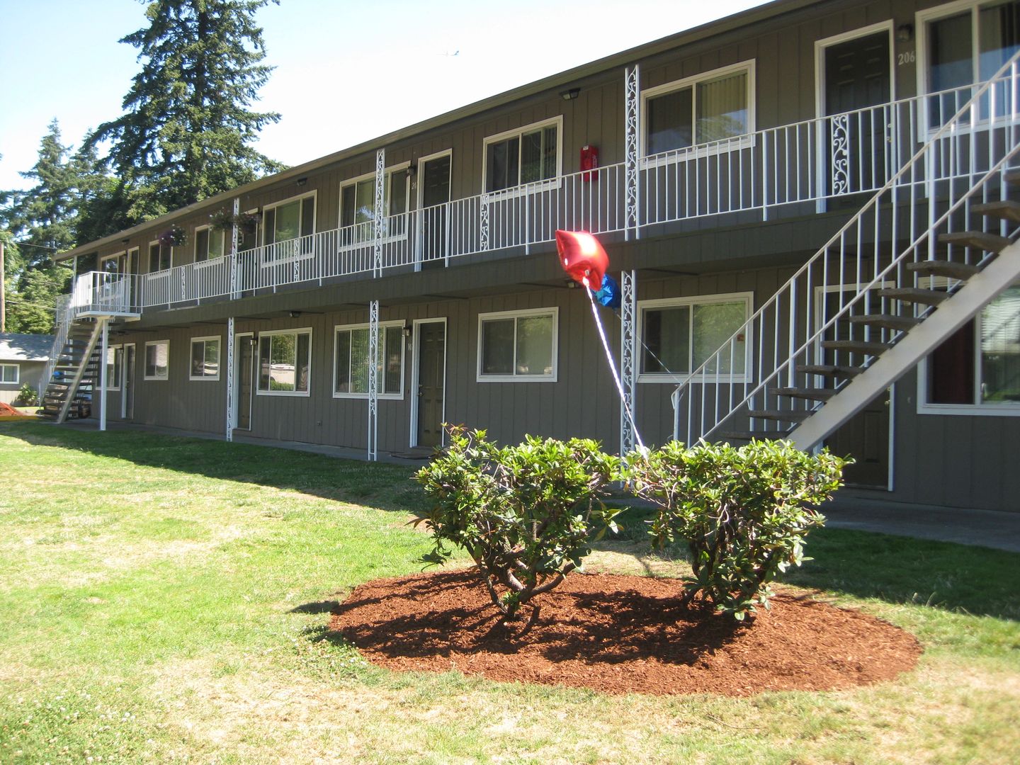 Portland Apartment: 17925 E Burnside St - 105