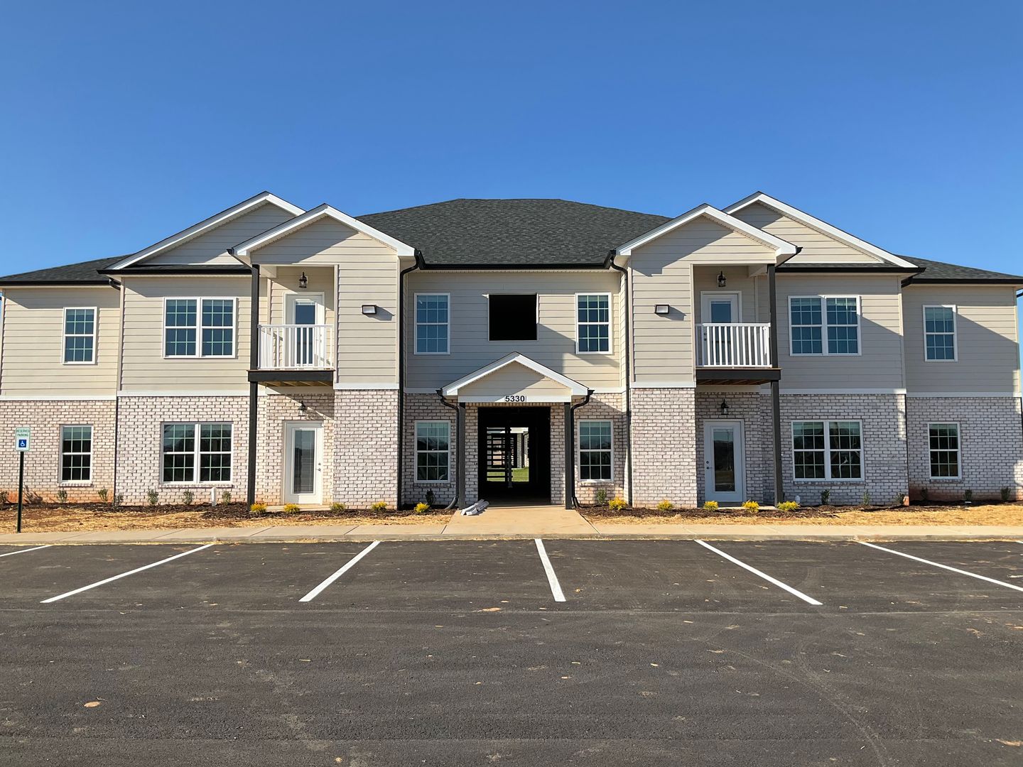 Bowling Green Apartment: 5330 Bakers Spring Street